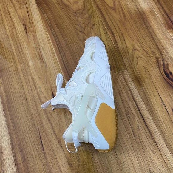 AIR HUARACHE CRAFT SNEAKER IN SUMMIT WHITE, ROSEWOOD, WOLF GREY, & BLACK - Picture 7 of 13